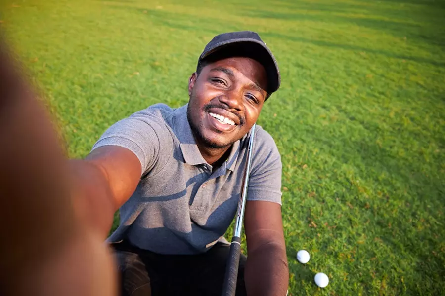 nano influencer showing brand love for a golf brand